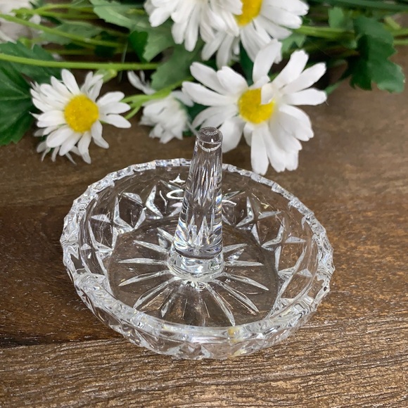 Vintage Clear Cut Glass Small Circular Ring Dish - Picture 2 of 4